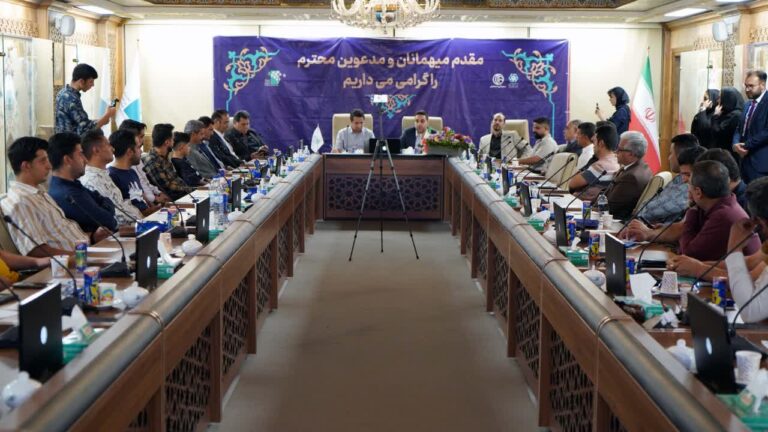 دورهمی طلایه داران کویر زواره