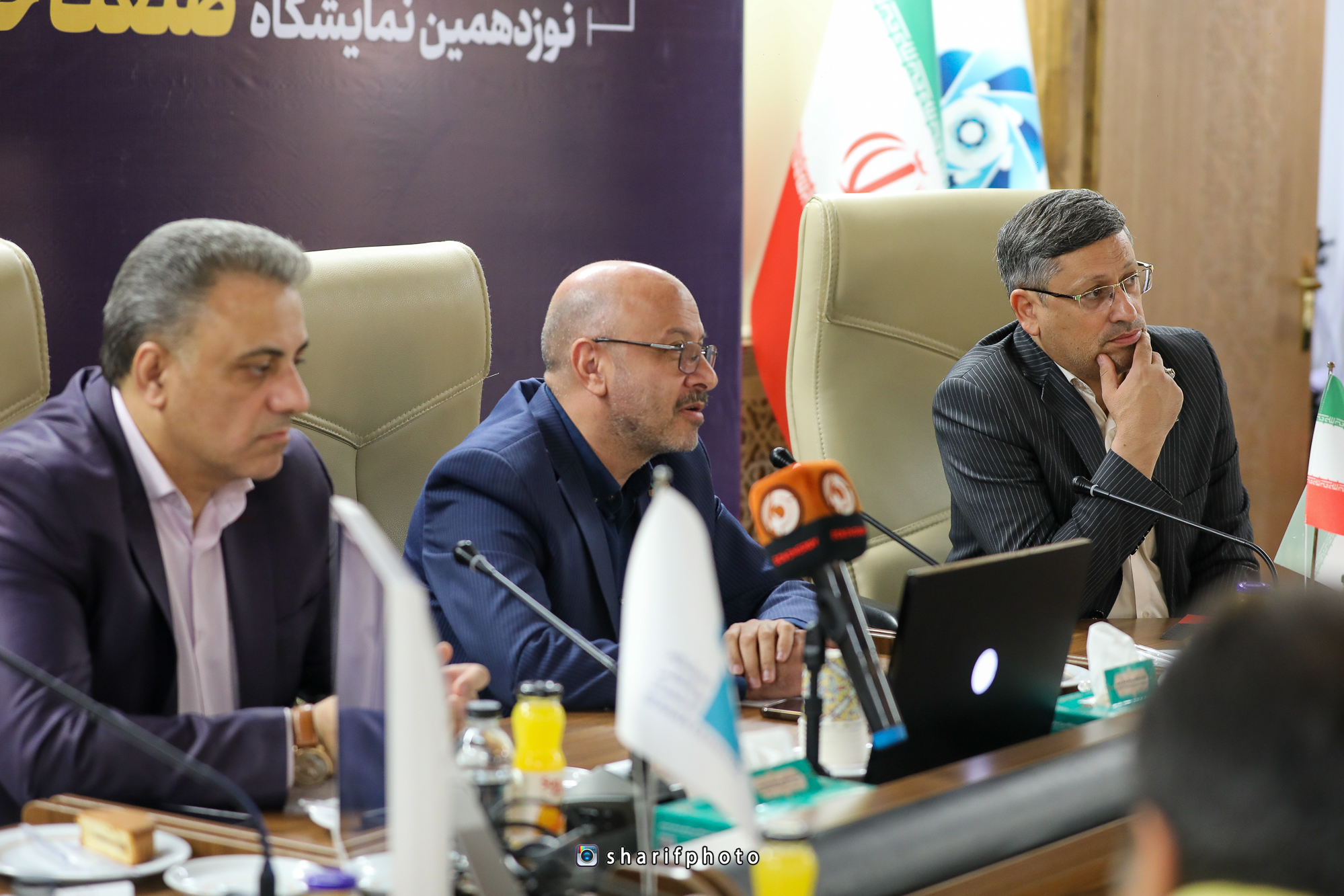 نشست خودرو