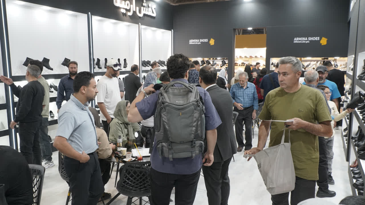 کفش نصف جهان